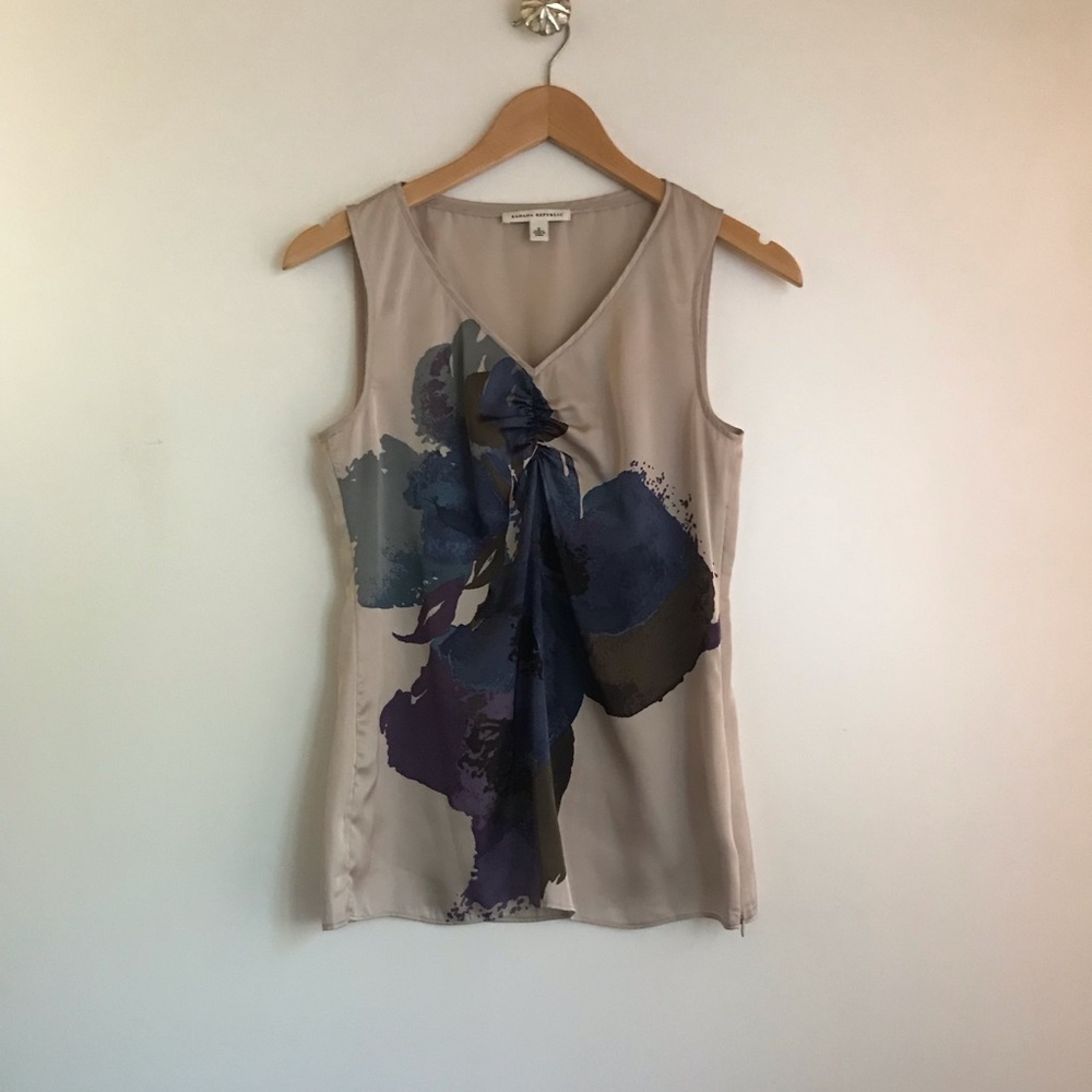 BANANA REPUBLIC blouse floral design